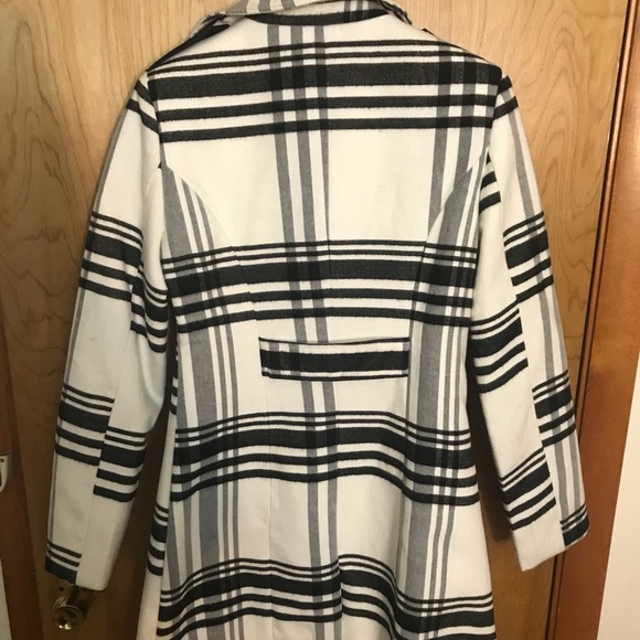 Ladies coat - Picture 2 of 7